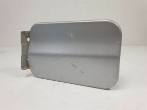 TAPA EXTERIOR COMBUSTIBLE MERCEDES CLASE V (W638) Autodesguaces Alicante