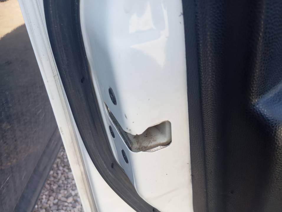 CERRADURA PUERTA DELANTERA IZQUIERDA