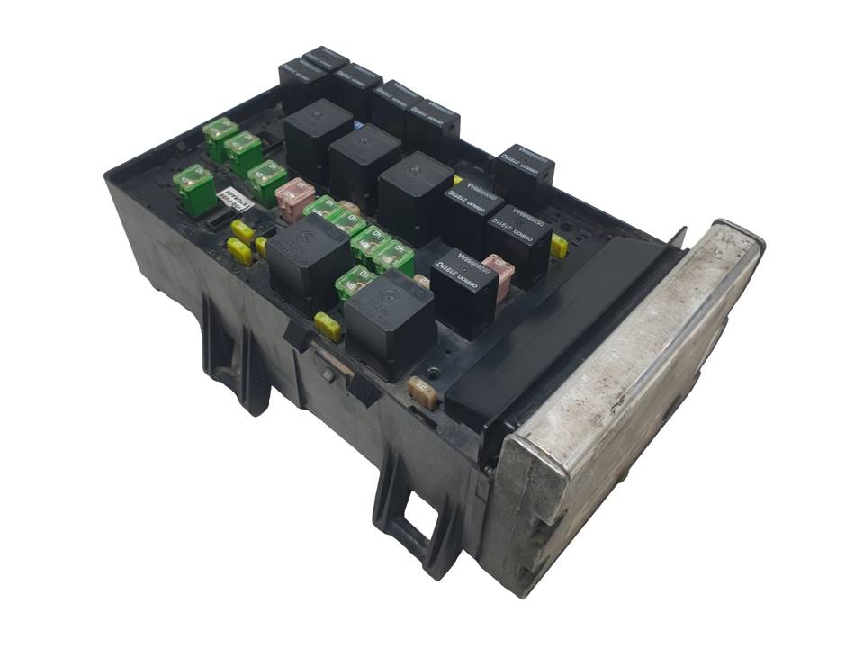 CAJA RELES / FUSIBLES 05144508AE CHRYSLER VOYAGER (RG) Autodesguaces Alicante