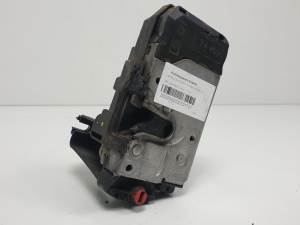 CERRADURA PUERTA TRASERA DERECHA 13210739 OPEL ZAFIRA B Autodesguaces Alicante