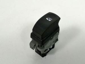 MANDO ELEVALUNAS DELANTERO DERECHO RENAULT MODUS Autodesguaces Alicante