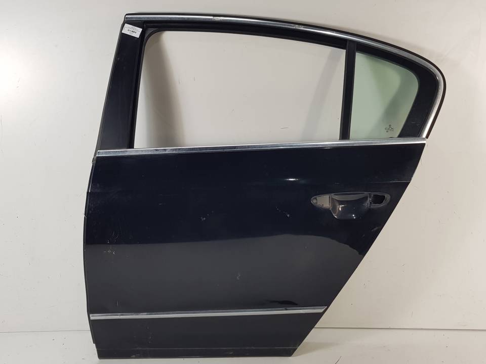 PUERTA TRASERA DERECHA VOLKSWAGEN PASSAT BERLINA (3C2) Autodesguaces Alicante