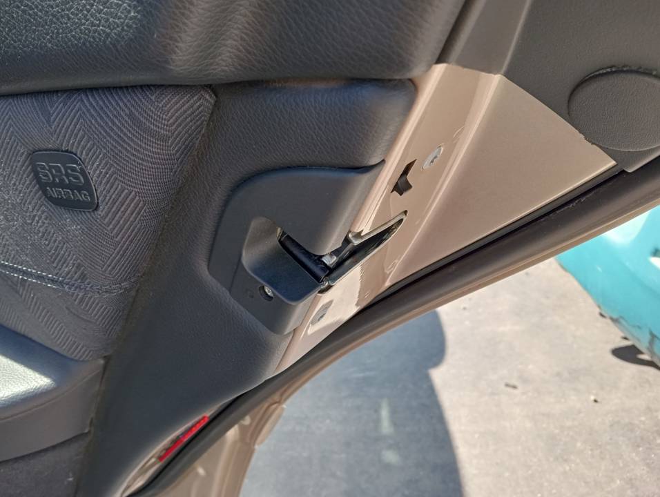 CERRADURA PUERTA TRASERA DERECHA