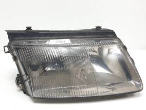 FARO DERECHO VOLKSWAGEN PASSAT BERLINA (3B2) Autodesguaces Alicante
