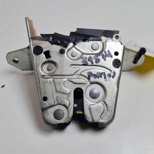 CERRADURA MALETERO / PORTON A0997400100 MERCEDES CLASE C (W205) LIM. Autodesguaces Alicante