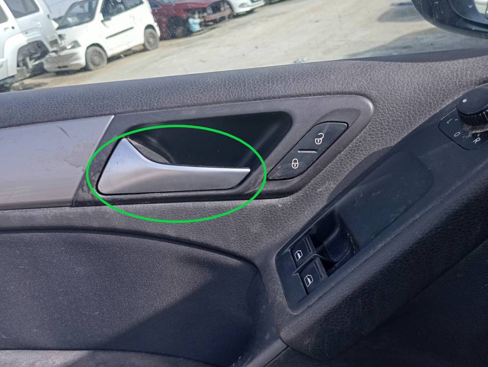 MANETA INTERIOR DELANTERA IZQUIERDA