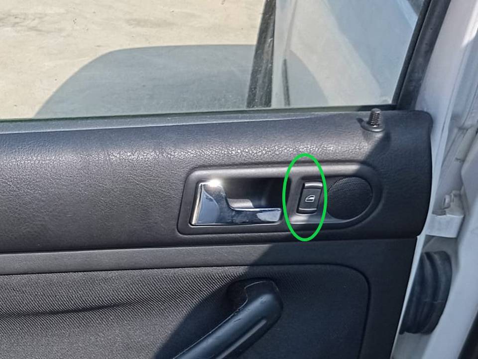 MANDO ELEVALUNAS TRASERO IZQUIERDO