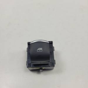MANDO ELEVALUNAS TRASERO IZQUIERDO 01561075620 ALFA ROMEO STELVIO Autodesguaces Alicante
