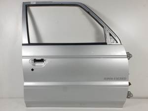 PUERTA DELANTERA DERECHA MITSUBISHI MONTERO (V20/V40) Autodesguaces Alicante