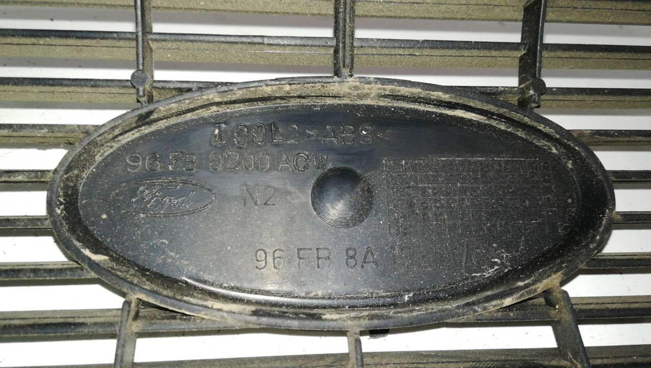 REJILLA DELANTERA