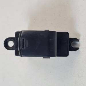 MANDO ELEVALUNAS DELANTERO DERECHO NISSAN MICRA (K12E) Autodesguaces Alicante