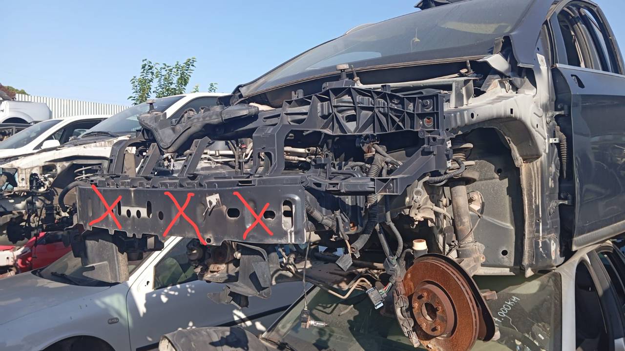 PANEL FRONTAL