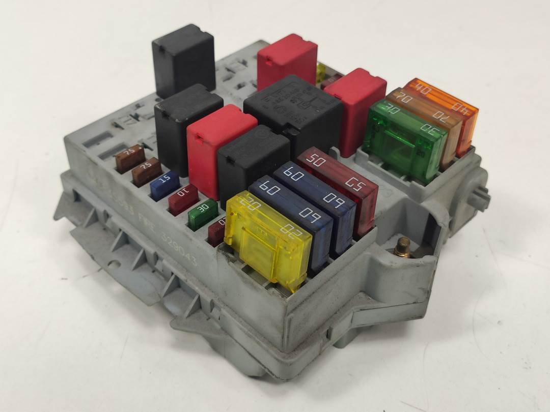 CAJA RELES / FUSIBLES - 46835593 - FIAT - PUNTO BERLINA (188)
