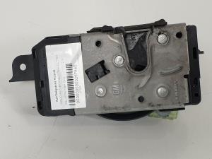 CERRADURA PUERTA DELANTERA IZQUIERDA 13220369 OPEL ASTRA H BER. Autodesguaces Alicante