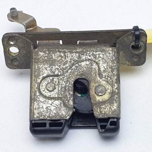 CERRADURA MALETERO / PORTON 09130569 OPEL ASTRA G BERLINA Autodesguaces Alicante