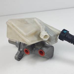 BOMBA FRENO AV612140G FORD KUGA (CBS) Autodesguaces Alicante