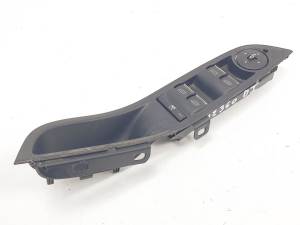 MANDO ELEVALUNAS DELANTERO IZQUIERDO AM5T14A132CA FORD FOCUS LIM. (CB8) Autodesguaces Alicante