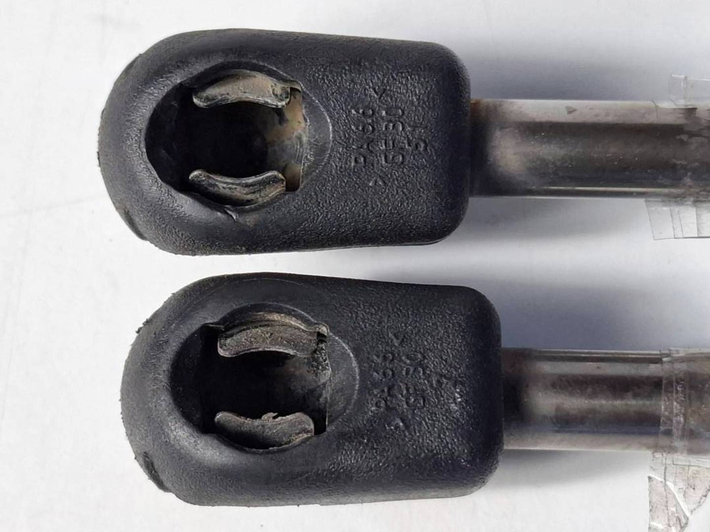 Foto 2 de Amortiguadores Maletero / Porton Volkswagen Passat Berlina (3b2) (1996–2000)