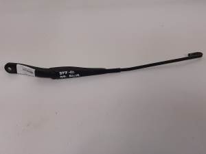 BRAZO LIMPIA DELANTERO DERECHO 88819233R DACIA LOGAN MCV II Autodesguaces Alicante