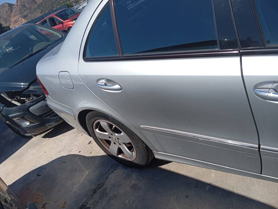 CERRADURA PUERTA TRASERA DERECHA