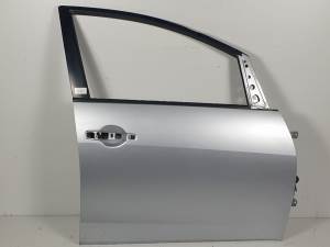 PUERTA DELANTERA DERECHA MITSUBISHI GRANDIS (NA0W) Autodesguaces Alicante