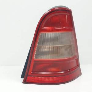 PILOTO TRASERO DERECHO 1688200664R MERCEDES CLASE A (W168) Autodesguaces Alicante