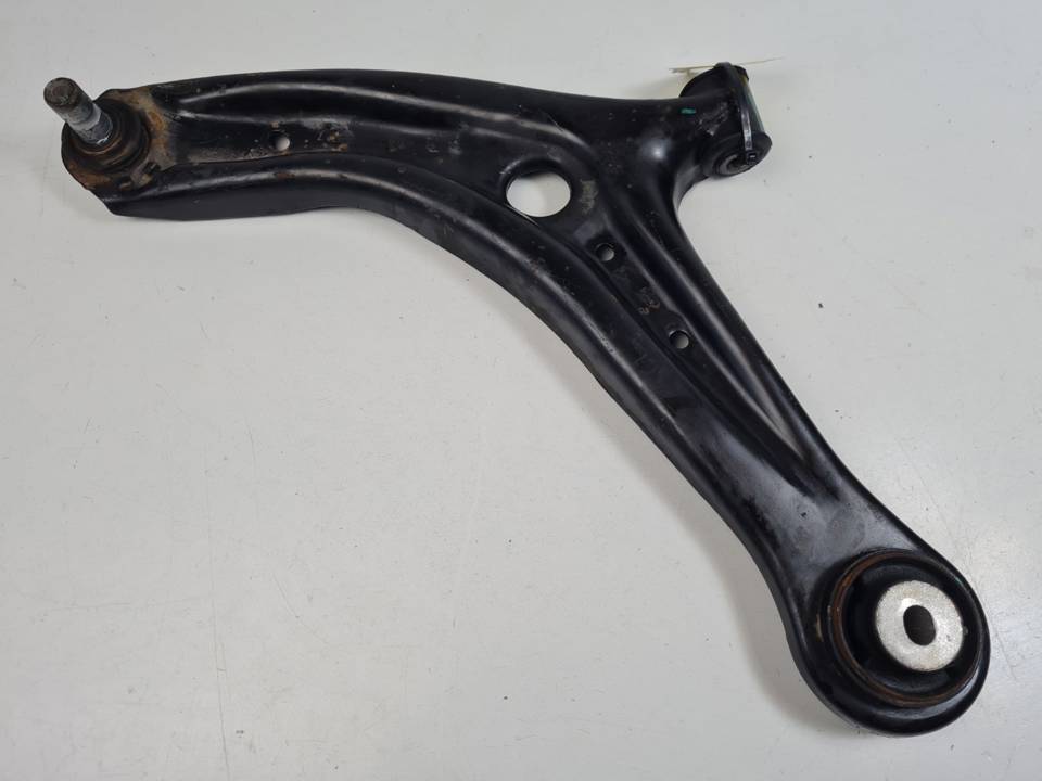 BRAZO SUSPENSION INFERIOR DELANTERO IZQUIERDO E4B13051A2D FORD KA+ (CDU) Autodesguaces Alicante
