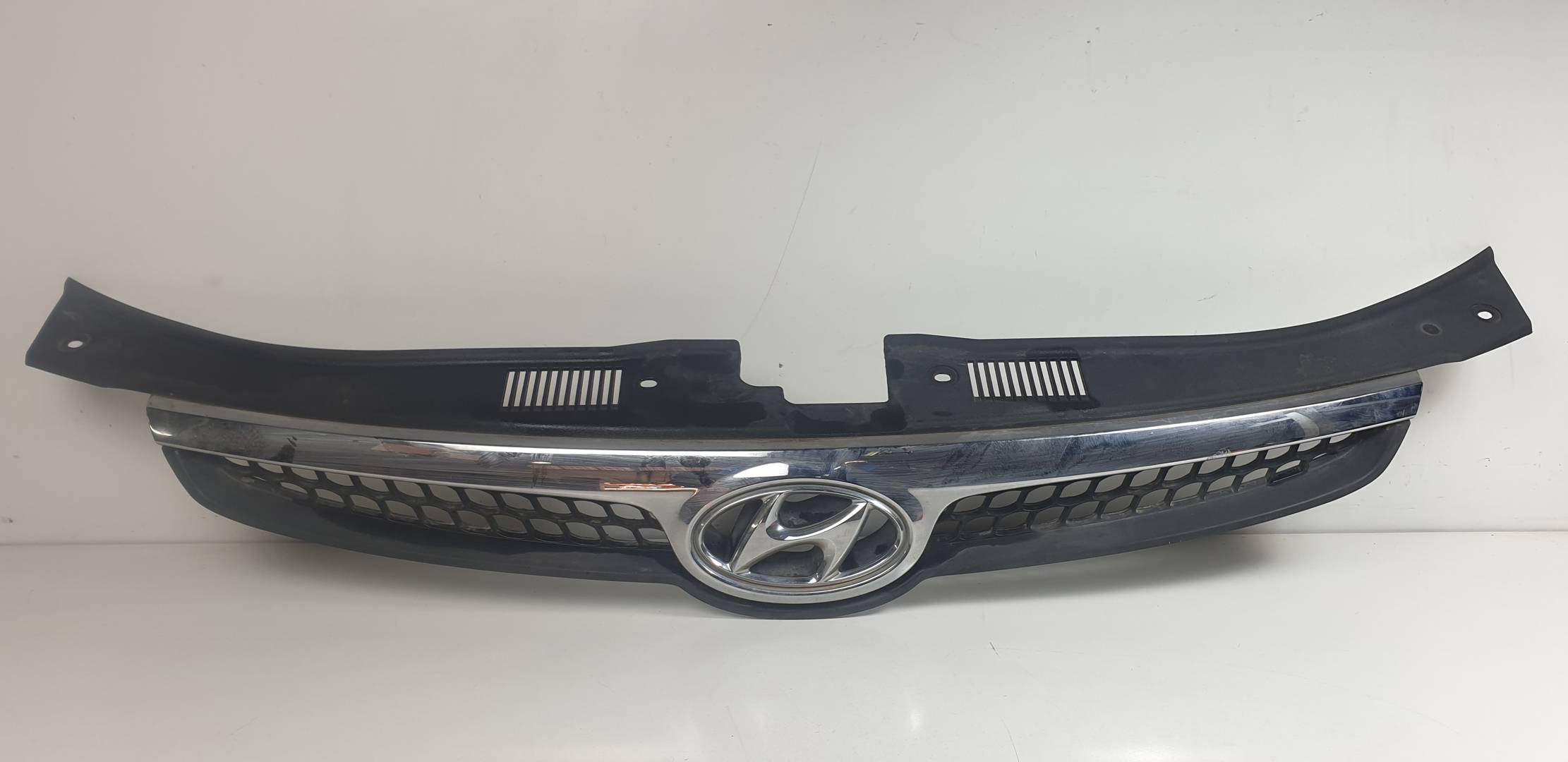 REJILLA DELANTERA - 863512R000 - HYUNDAI - I30 CW (FD)