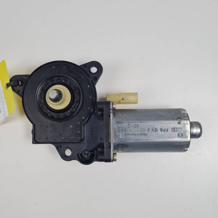 MOTOR ELEVALUNAS DELANTERO IZQUIERDO 0130821938 FORD FIESTA (CBK) Autodesguaces Alicante