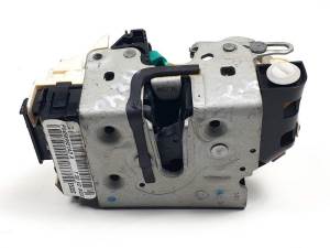 CERRADURA PUERTA TRASERA IZQUIERDA P04589651AD JEEP COMPASS Autodesguaces Alicante