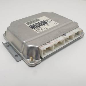 CENTRALITA MOTOR UCE 896610D070 TOYOTA YARIS (NCP1/NLP1/SCP1) Autodesguaces Alicante