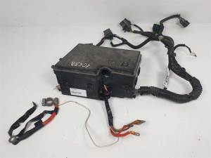 CAJA RELES / FUSIBLES AV6T14A067AC FORD FOCUS LIM. (CB8) Autodesguaces Alicante