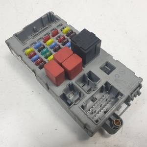 CAJA RELES / FUSIBLES 51754964 LANCIA YPSILON (101) Autodesguaces Alicante