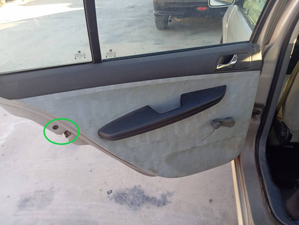 CERRADURA PUERTA TRASERA IZQUIERDA