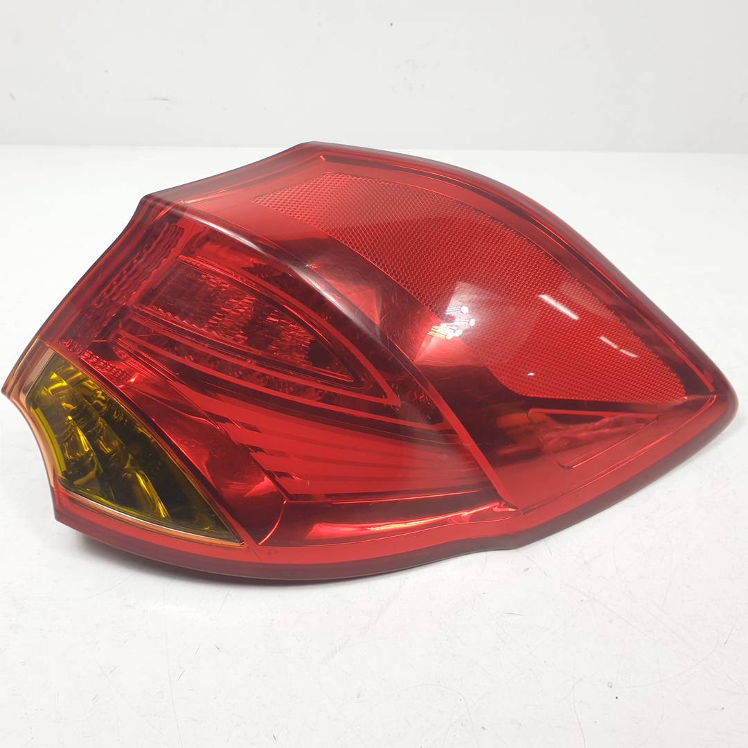 PILOTO TRASERO DERECHO - 92402A20 - KIA - CEE'D (JD)