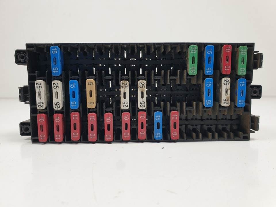 CAJA RELES / FUSIBLES - 93160195 - OPEL - VIVARO