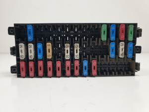 CAJA RELES / FUSIBLES 93160195 OPEL VIVARO Autodesguaces Alicante