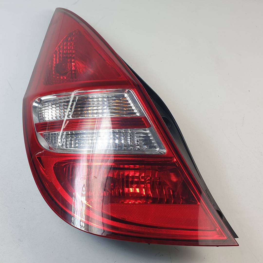 Rückleuchte hinten links - 924012R0 - HYUNDAI - I30 (FD)