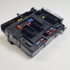 CAJA RELES / FUSIBLES 9650618480 PEUGEOT 1007 Autodesguaces Alicante