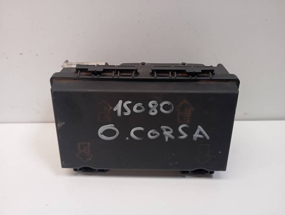 CAJA RELES / FUSIBLES
