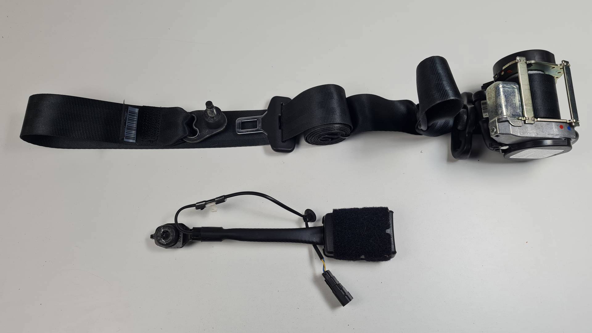 CINTURON SEGURIDAD DELANTERO DERECHO - CV4461294AD3JA6 - FORD - KUGA (CBS)