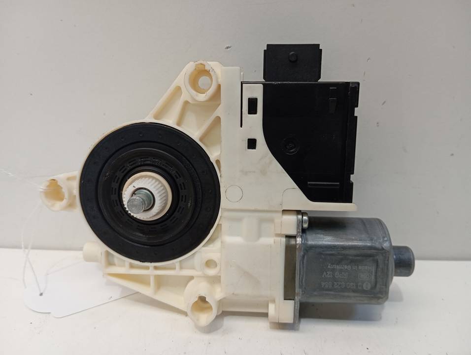 MOTOR ELEVALUNAS DELANTERO DERECHO