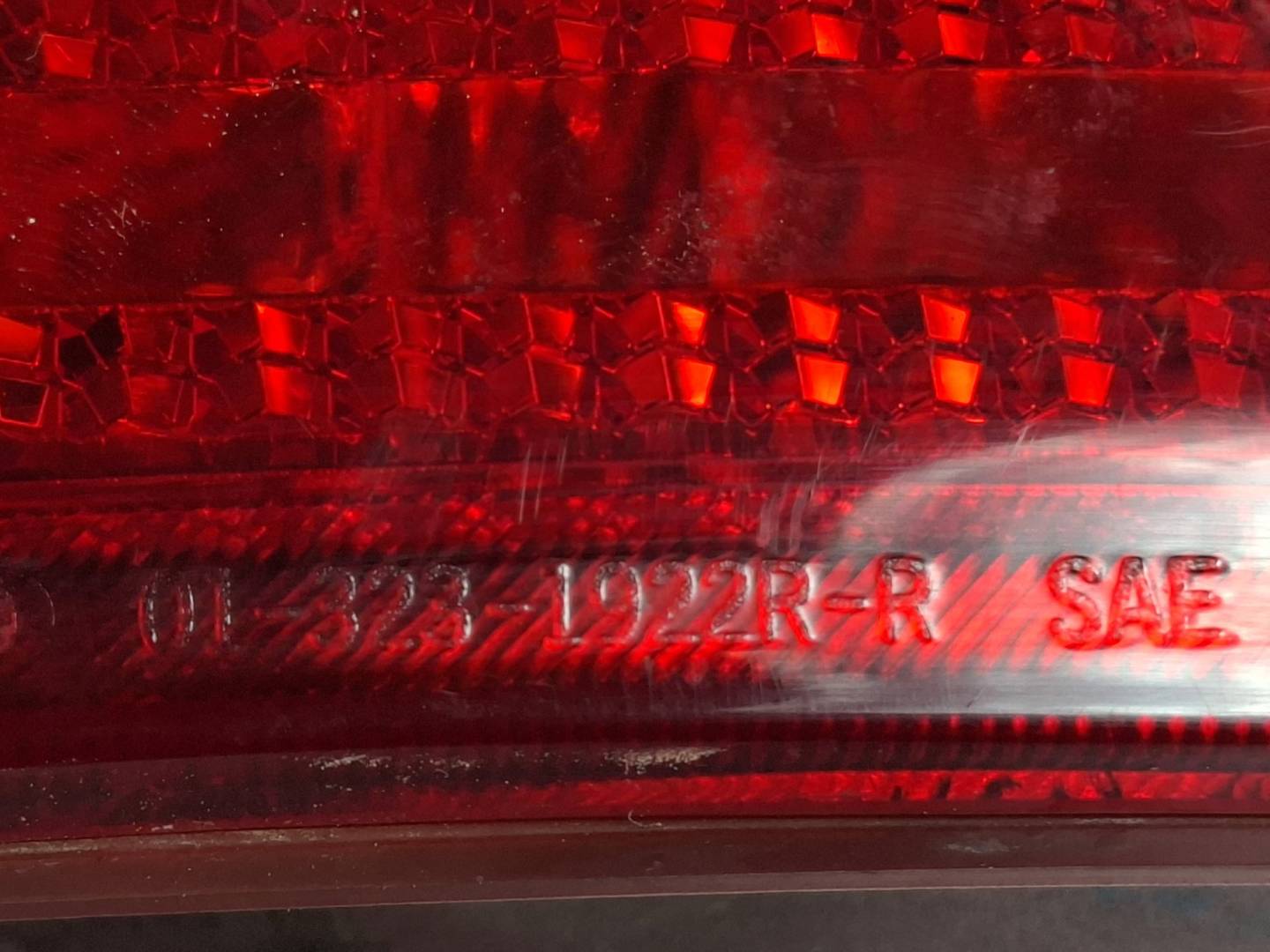 Foto 4 de Piloto Trasero Izquierdo KIA Carnival II (2001–2006)