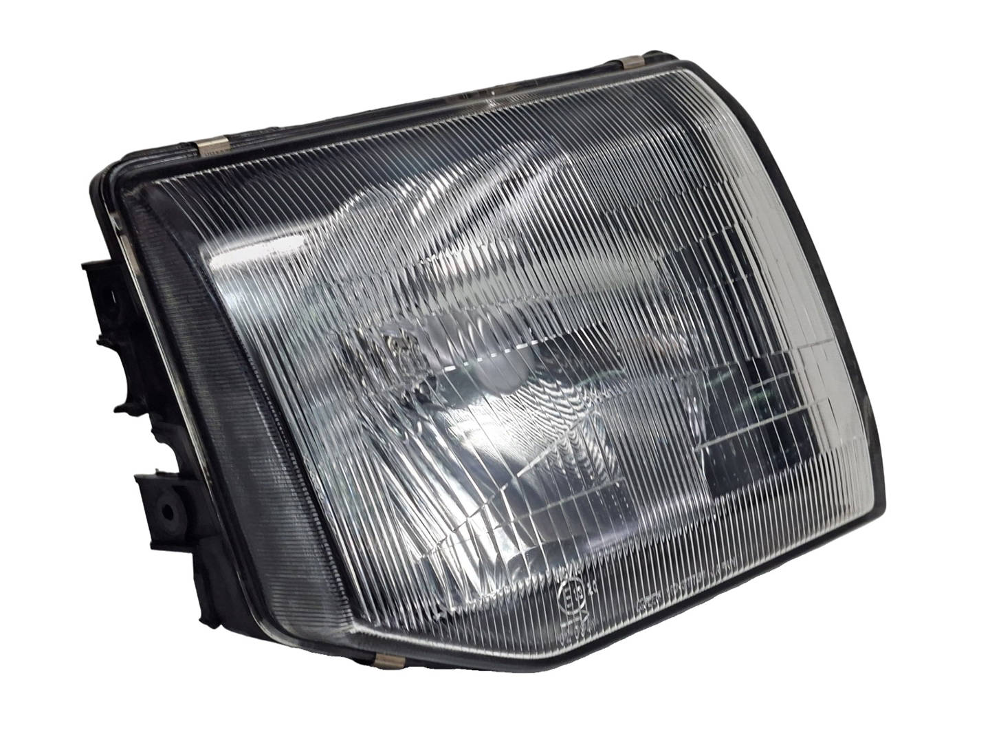 Foto 2 de Faro Derecho Mitsubishi Montero (v20/v40) (1996–2000)