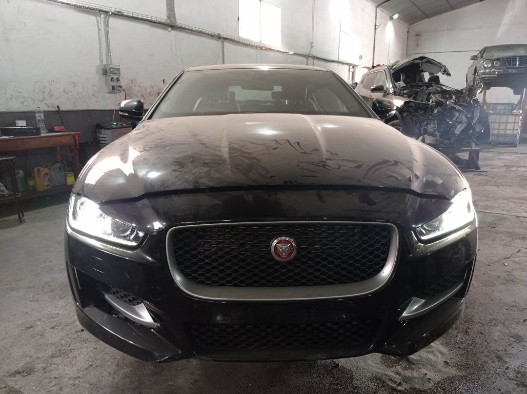 JAGUAR XE (2014 - ...)