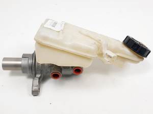 BOMBA FRENO AV612140J FORD FOCUS LIM. (CB8) Autodesguaces Alicante