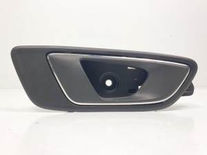 MANETA INTERIOR DELANTERA DERECHA 5F1837114A SEAT LEON (5F1) Autodesguaces Alicante