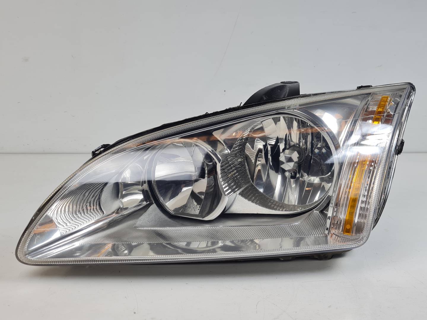 FARO IZQUIERDO - 084311169L - FORD - FOCUS BERLINA (CAP)