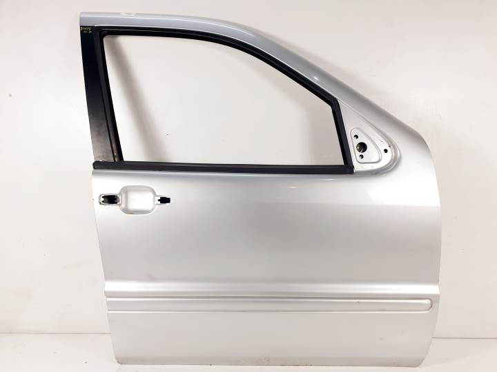 PUERTA DELANTERA DERECHA MERCEDES CLASE M (W163) Autodesguaces Alicante
