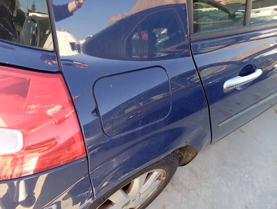 TAPA EXTERIOR COMBUSTIBLE